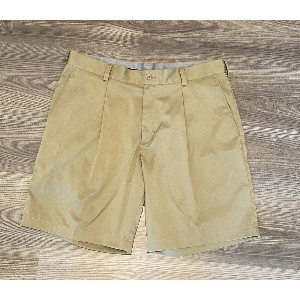 Nike Golf Tour Performance Dri Fit Men's size 32 Pleated Khaki Shorts Tan